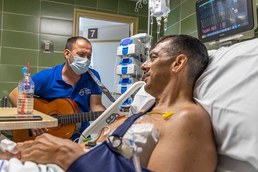 UCI-microconcierto-musicos-por-la-salud-foto-ana-palacios